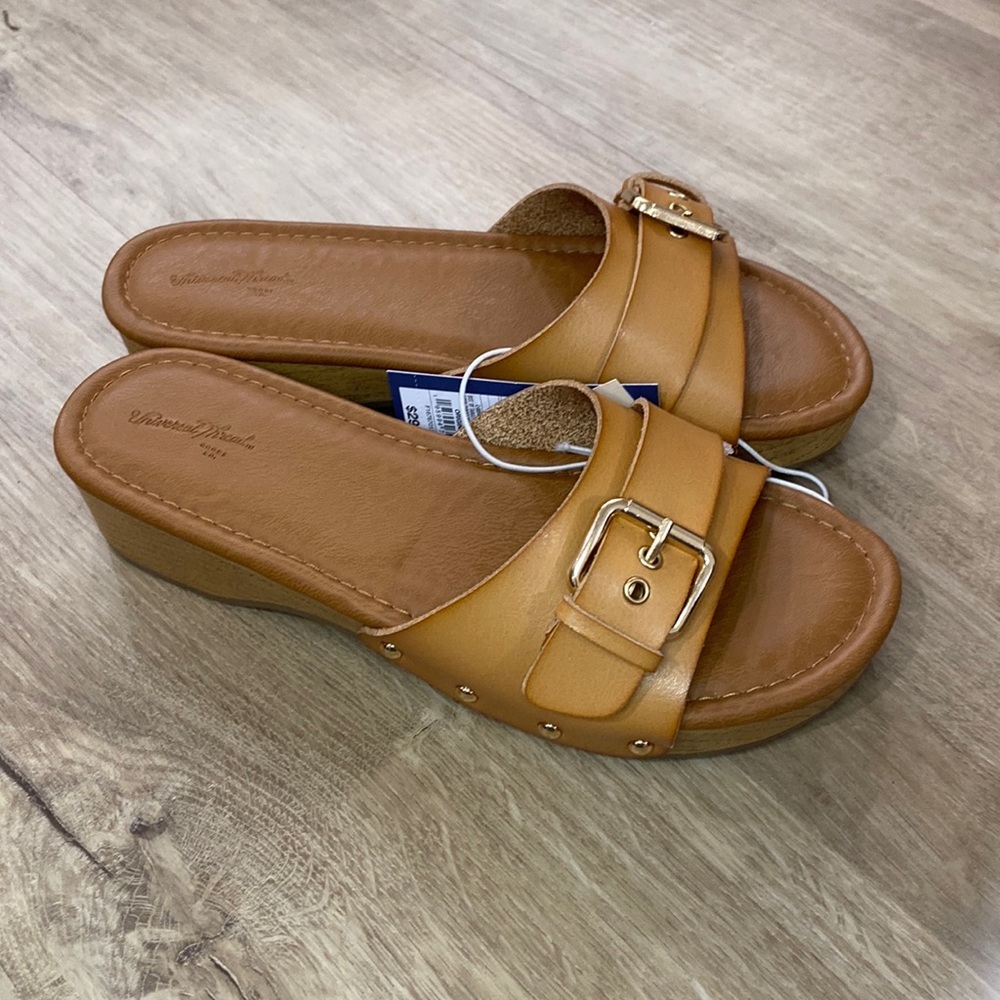 Universal Thread Tan Buckle Slide Sandals